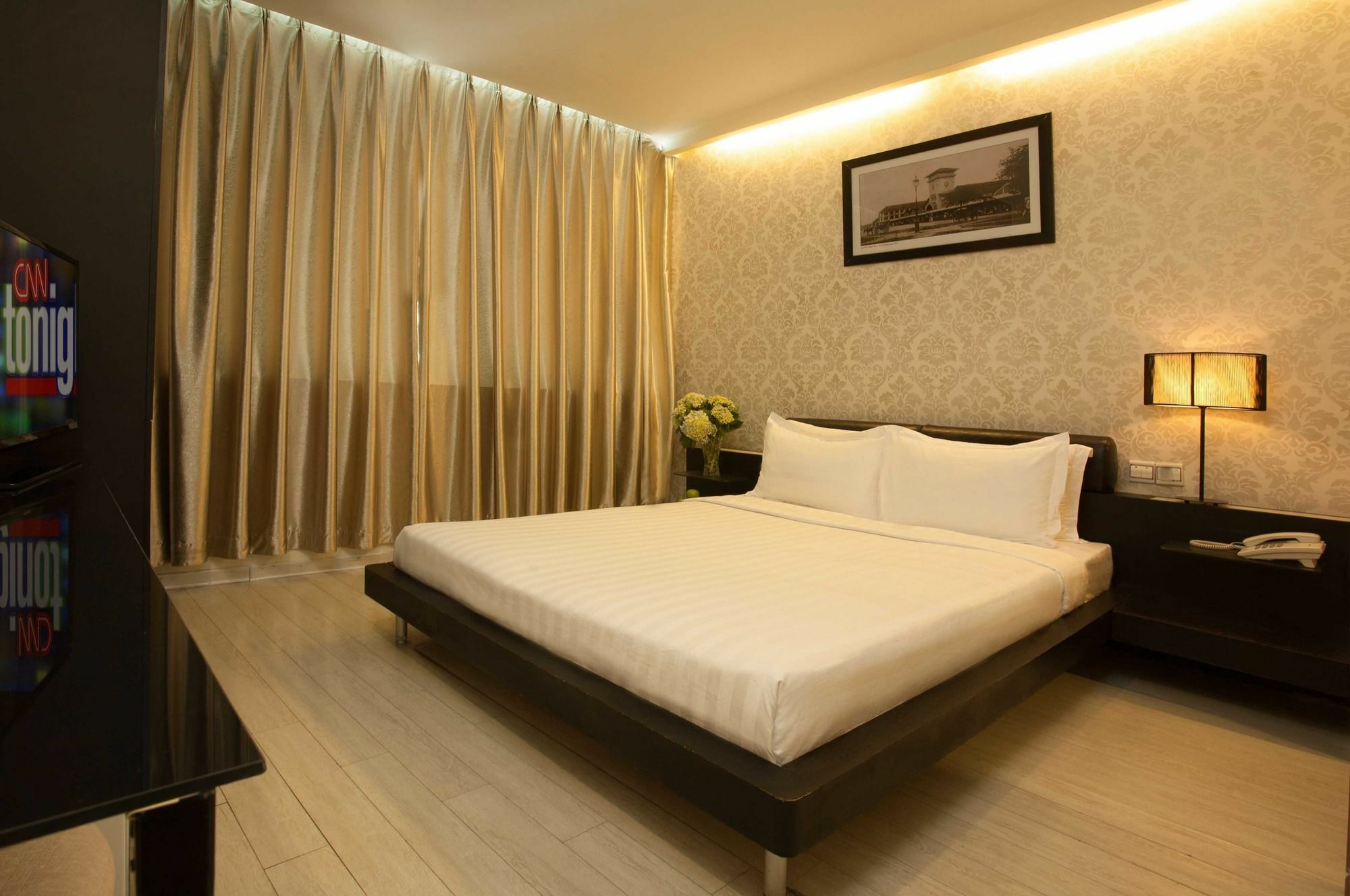 The One Premium Hotel Хошимін Екстер'єр фото